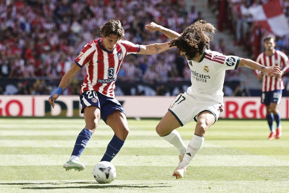Giuliano Simeone lọt vào tầm ngắm của Man Utd. Ảnh: EPA IMAGES. 