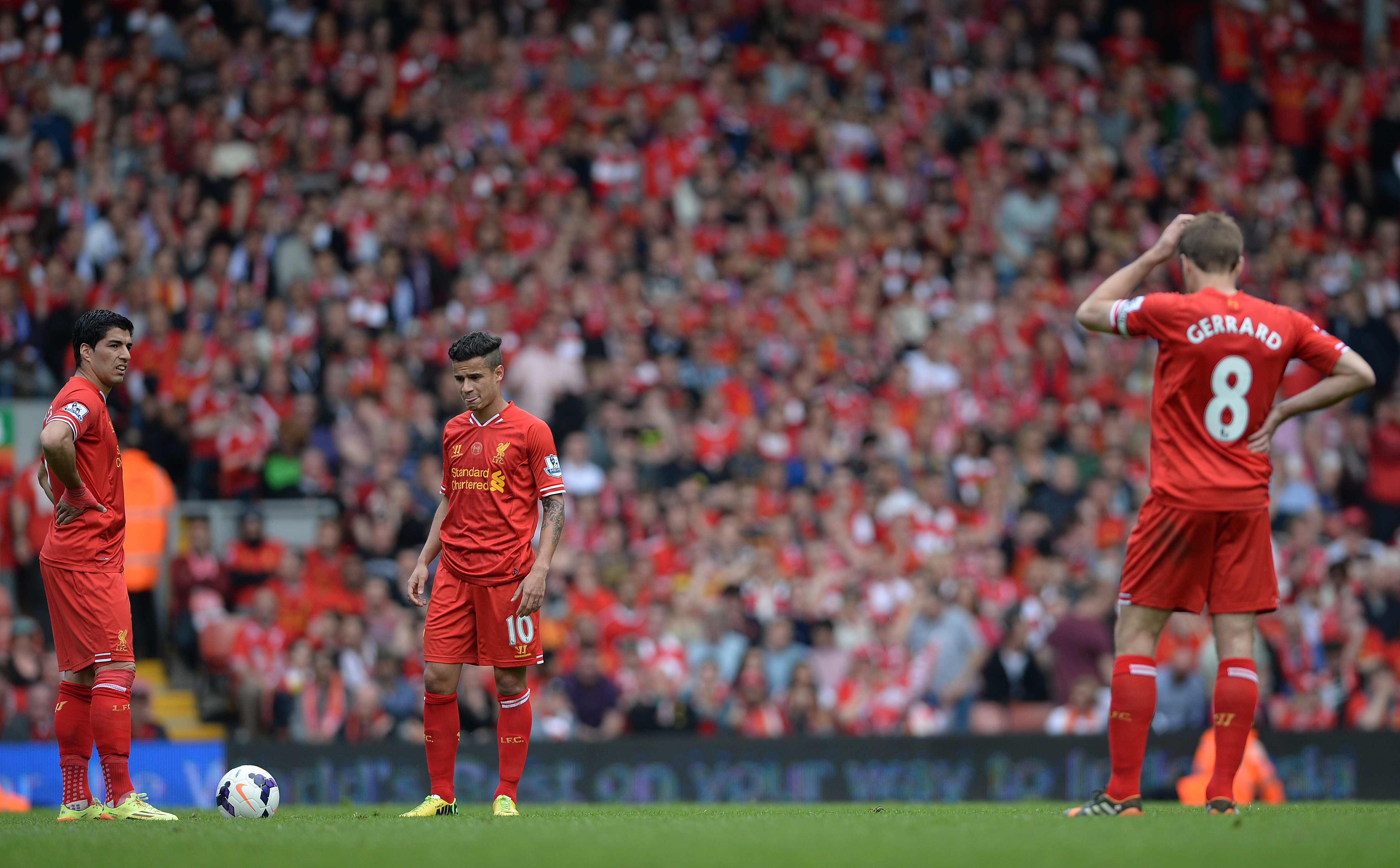 Lối chơi tấn công tổng lực đưa Liverpool vào cuộc đua vô địch. (Ảnh: EPA Images)
