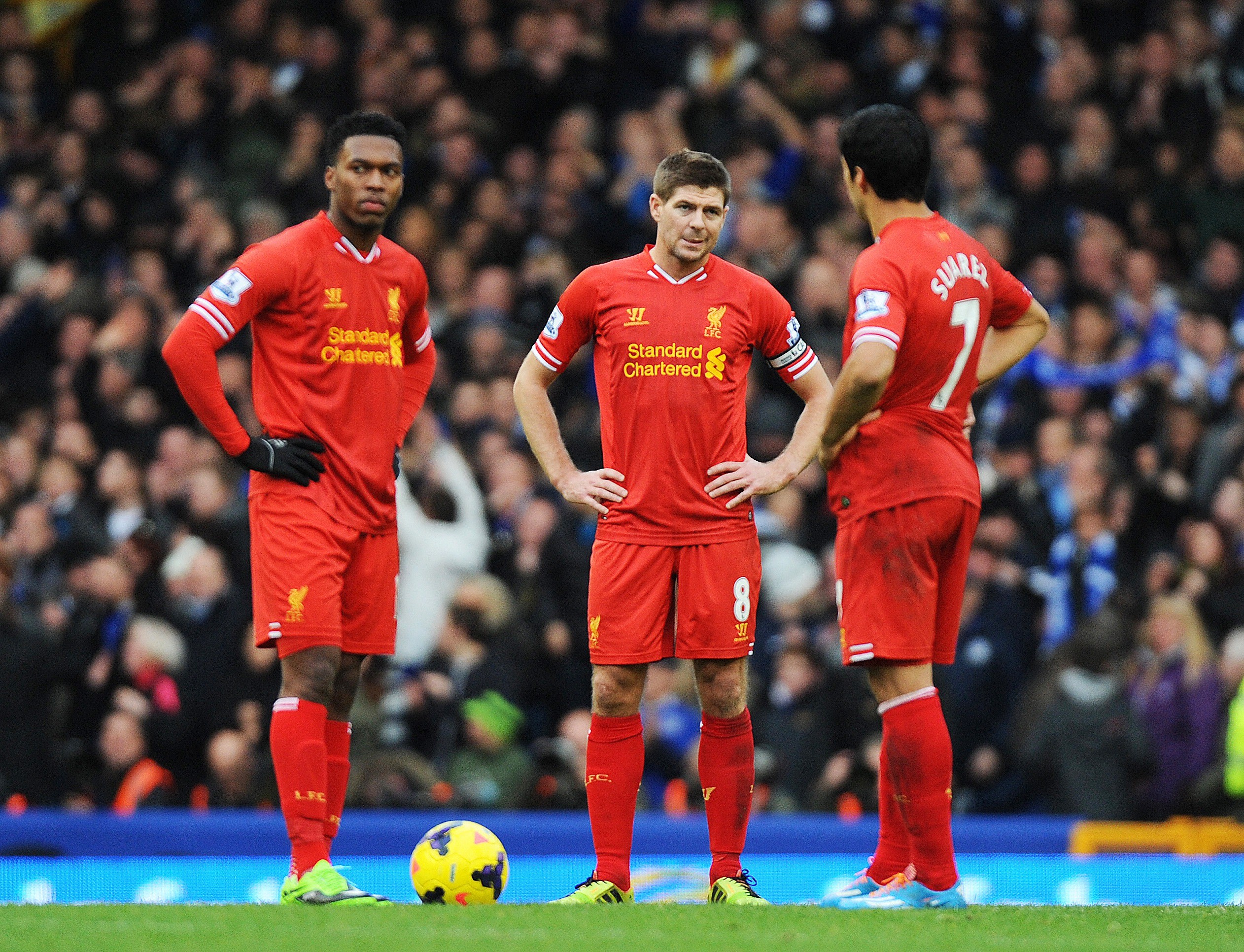 Một khoảnh khắc đau lòng ghi dấu mùa giải rực rỡ của Suarez. (Ảnh: EPA Images)
