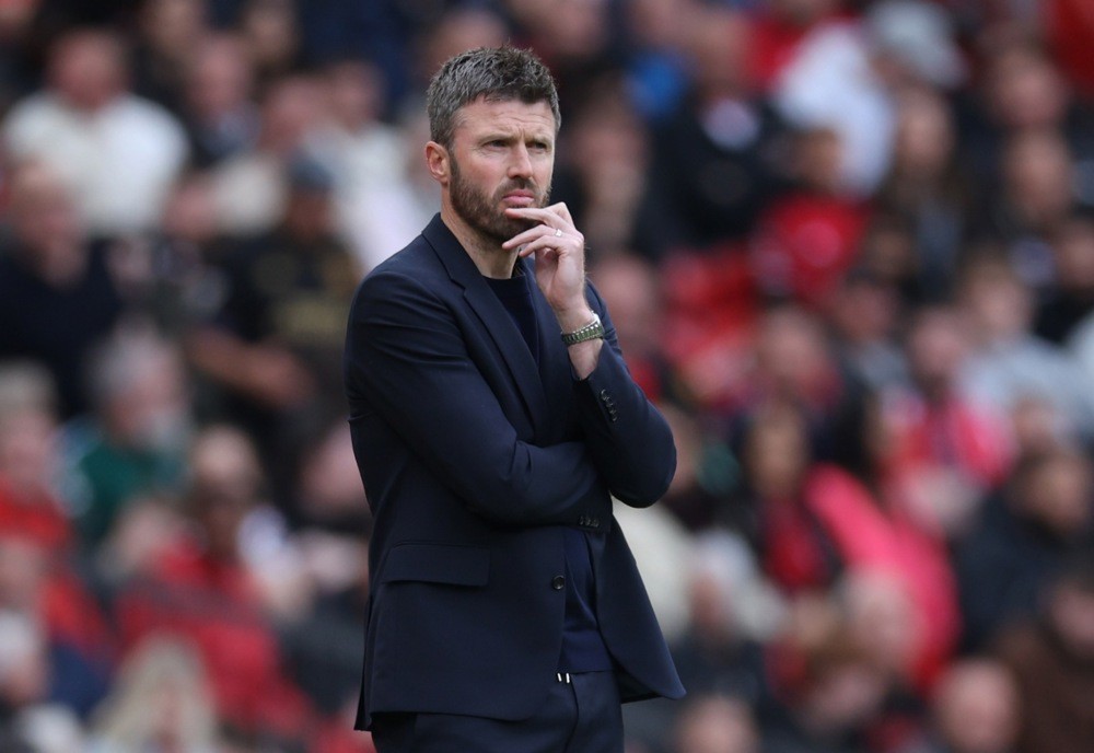 HLV Michael Carrick đang chịu áp lực lớn tại Man Utd. Ảnh: EPA/Adam Vaughan.