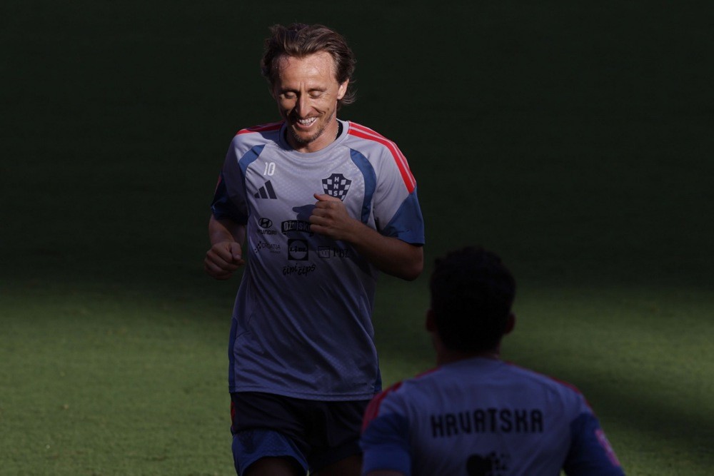  Modric đang đóng vai trò ông chủ đội bóng. Ảnh: EPA.