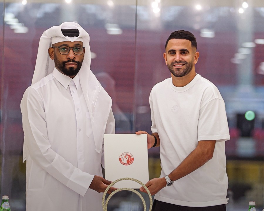 Riyad Mahrez chính thức cập bến Al Shamal. Ảnh: Al Shamal.
