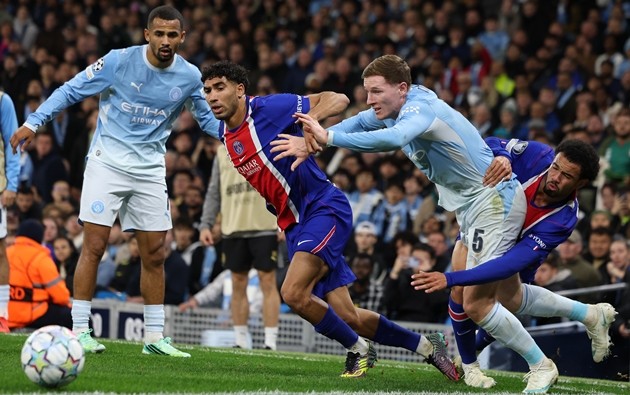 Manchester City bất lực trong việc giành điểm khi chạm trán PSG. Ảnh: EPA/ADAM VAUGHAN