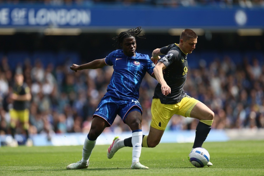 Romeo Lavia là thương vụ gây thất vọng của Chelsea. Ảnh: EPA.