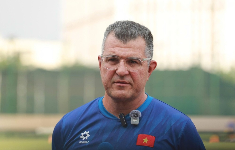 HLV Cristiano Roland đặt mục tiêu khiến người hâm mộ tự hào vì U17 Việt Nam. Ảnh: VFF.