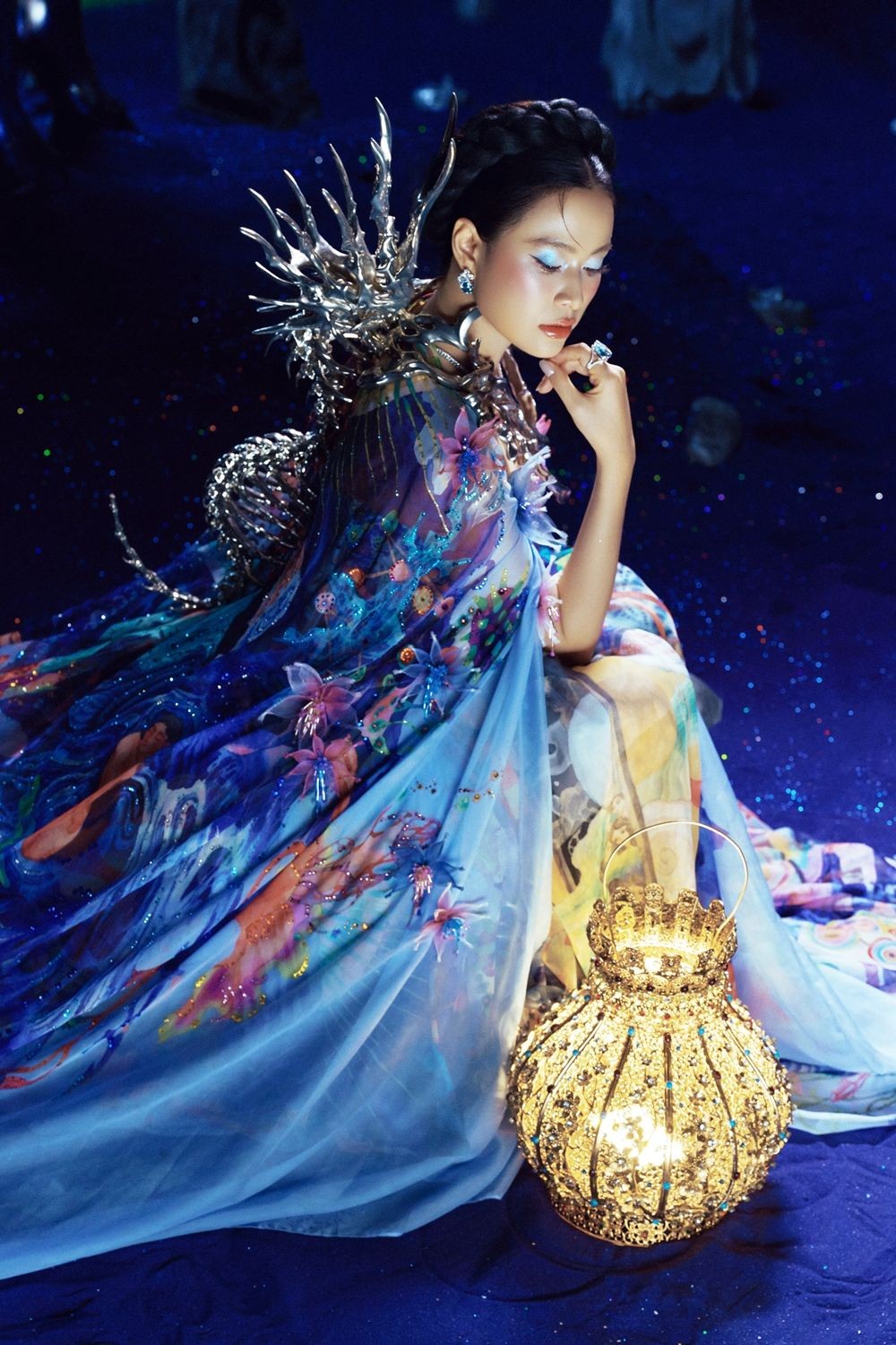 hoang thuy linh ra mc thay dui1124-013.jpg