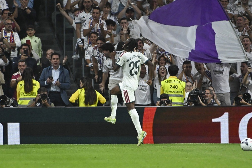 Diomande tỏa sáng tại Champions League. Ảnh: EPA IMAGES. 