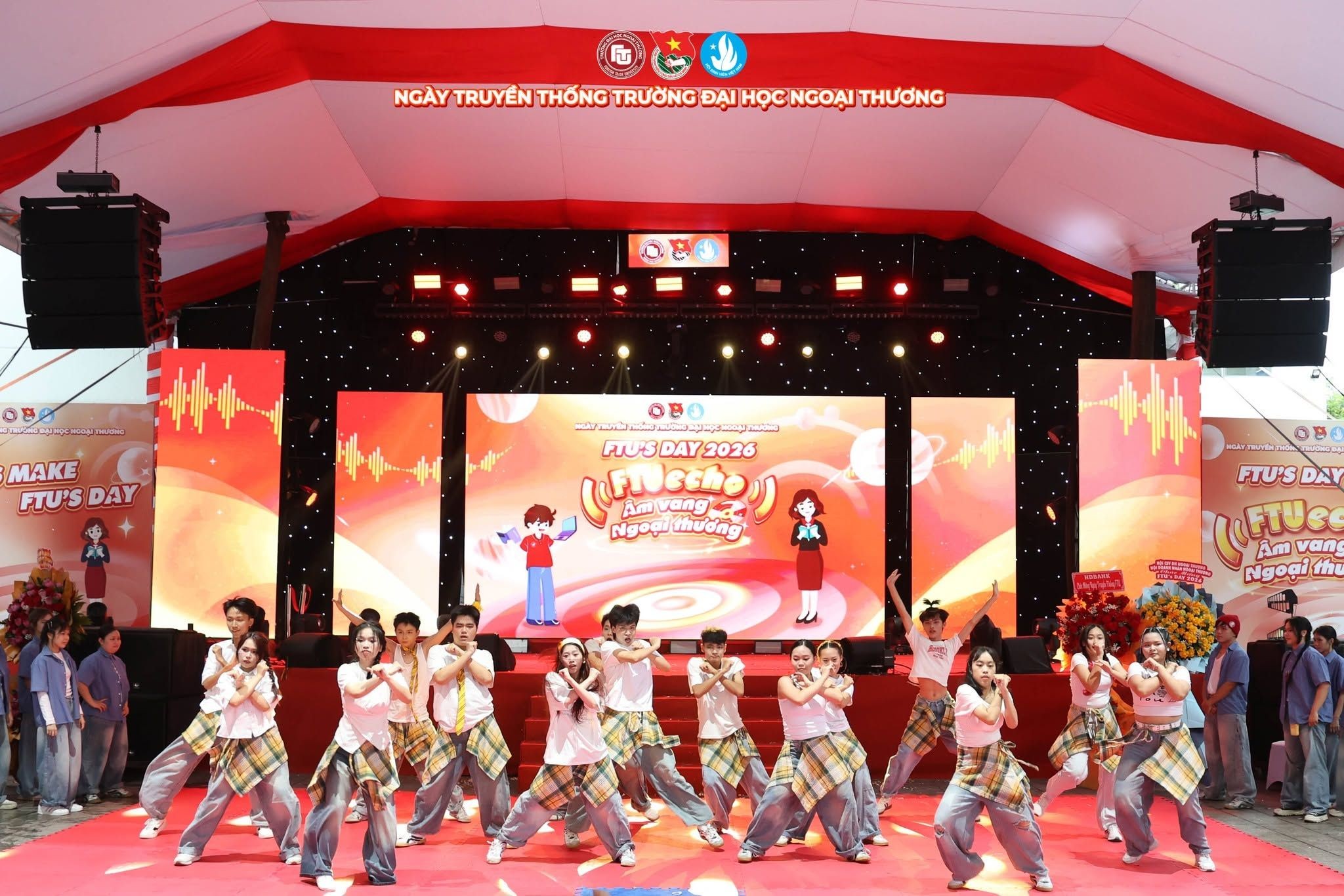 ảnh 4 + làm bìa.jpg