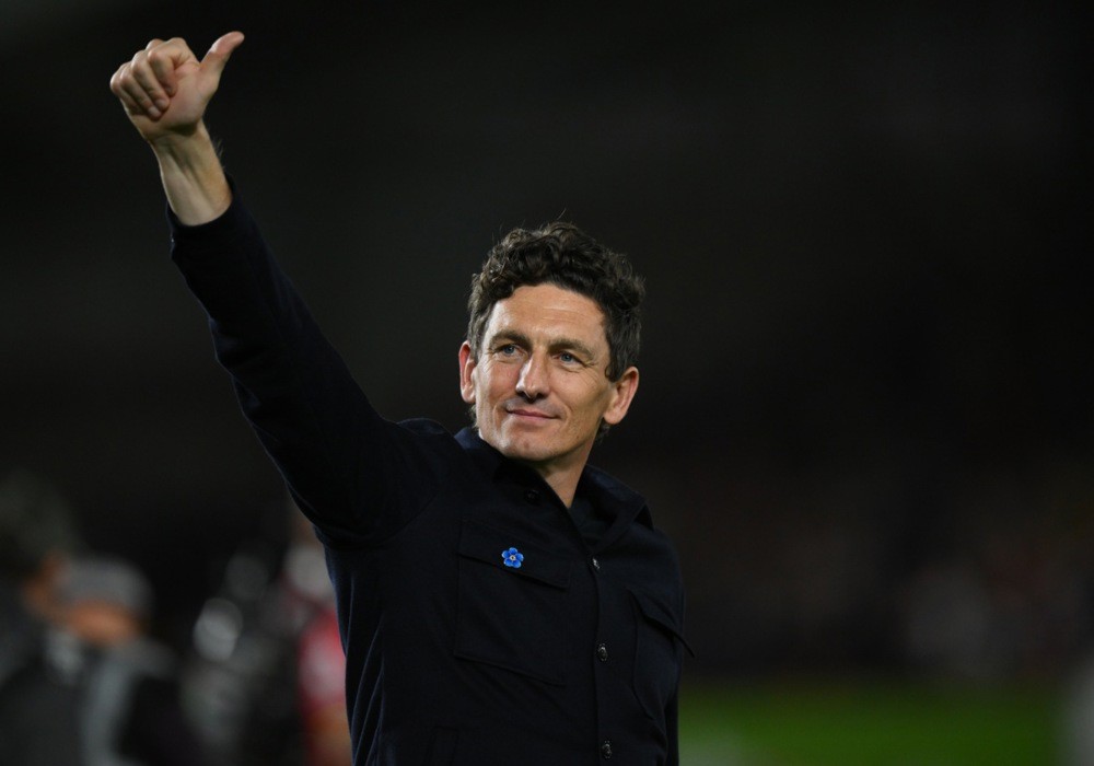 HLV Keith Andrews xây dựng một Brentford đáng gờm. Ảnh: EPA.