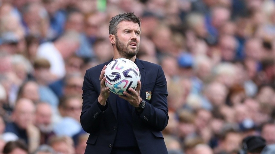 Carrick đối mặt áp lực lớn trước trận đấu với Leeds United. Ảnh: EPA.