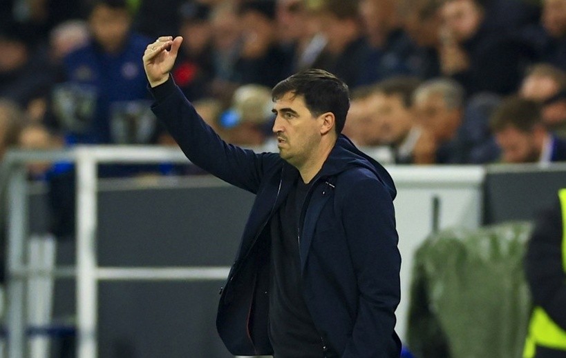 Andoni Iraola cảnh báo Liverpool về đối thủ Brentford. Ảnh: EPA.