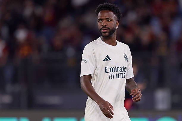 Jose Mourinho muốn Vinicius Junior nỗ lực hơn. Ảnh: Emmanuele Ciancaglini/Getty Images