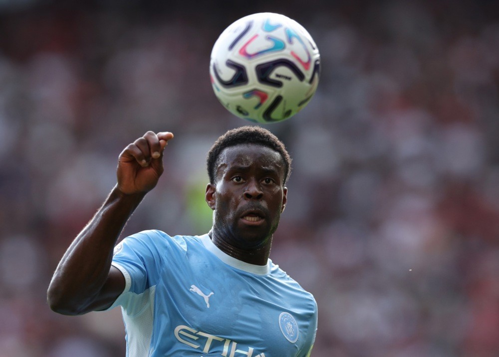Marc Guehi: 6.2 điểm. Nhân tố gây thất vọng nhất nơi hàng phòng ngự Man City khi mắc lỗi trong cả 2 bàn thua, đặc biệt là pha phạm lỗi với Abdul Fatawu trong vòng cấm khiến đội nhà phải chịu phạt đền. Ảnh: EPA.