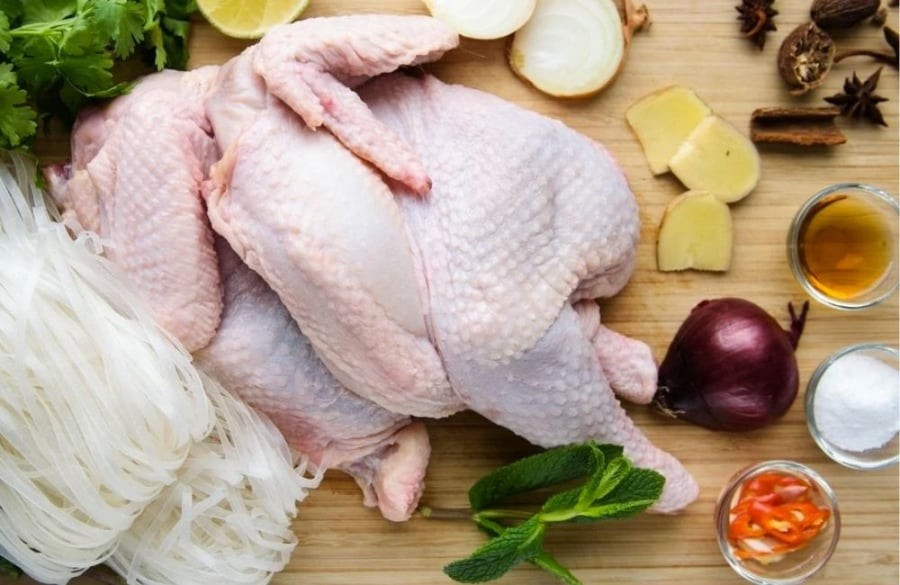 Chọn nguyên liệu tươi ngon để nước dùng thơm ngọt

