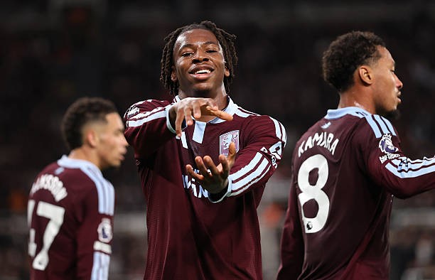 Johan Manzambi giúp Aston Villa đánh bại Newcastle United. Ảnh: Stu Forster/Getty Images