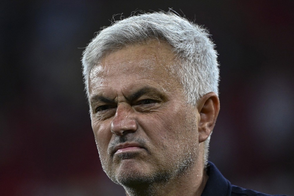 Mourinho tin trọng tài đã xử ép Roma. Ảnh: EPA.