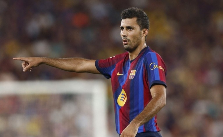Rodri cảnh báo về hàng thủ Barcelona. Ảnh: EPA.