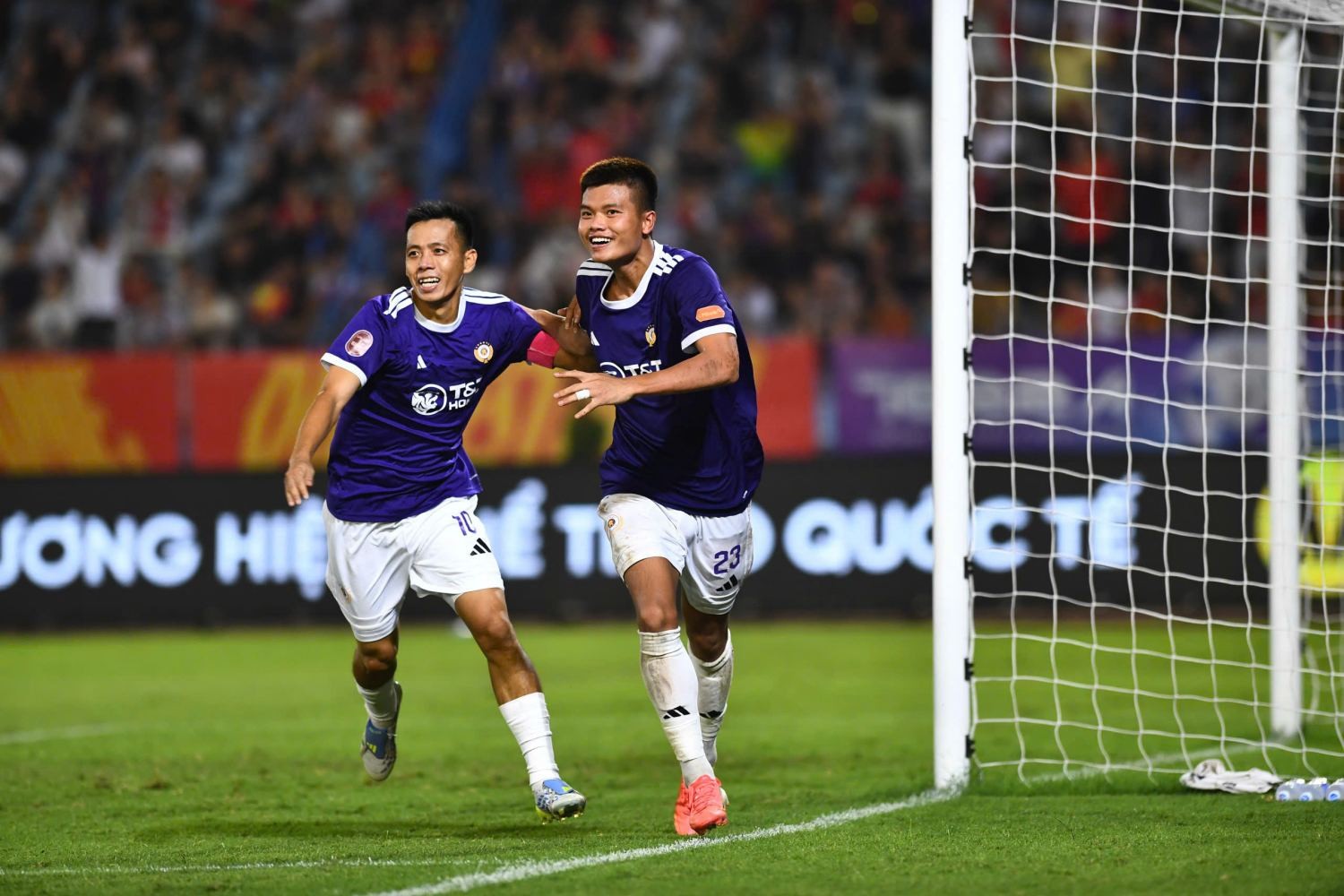 Hà Nội FC giành chiến thắng kịch tích trước CAHN. Ảnh: Hà Nội FC.