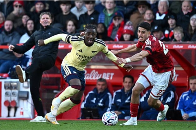 Arsenal gặp nhiều khó khăn trước lối đá quyết tâm của Nottingham Forest. Ảnh: Stuart MacFarlane/Arsenal FC qua Getty Images