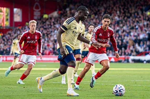 Tiền vệ phải: Bukayo Saka (7.2 điểm) Arsenal phụ thuộc quá nhiều vào cánh phải trong hiệp một, khiến Saka liên tục bị hàng thủ Forest theo kèm gắt gao và không có nhiều không gian để hoạt động tự do.