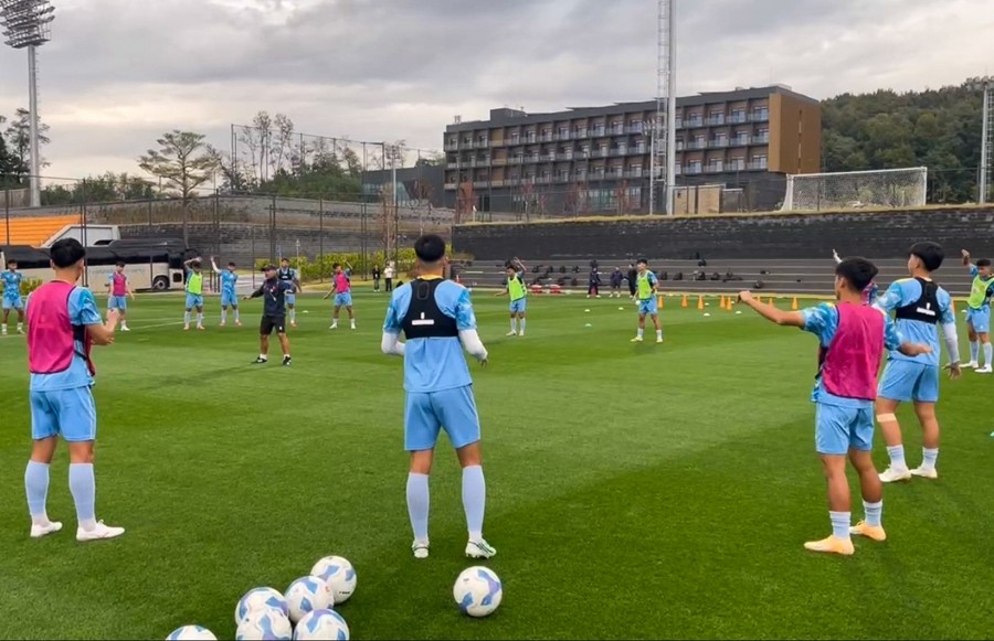 U17 Việt Nam tập buổi đầu tại Hàn Quốc. Ảnh: VFF.