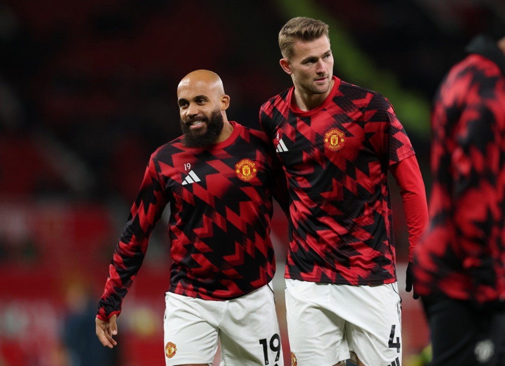 De Ligt không được trao cơ hội ra sân trong trận hoà 1-1 của MU trước Leeds. Ảnh: EPA Images.