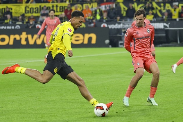 MU quyết đấu Liverpool giành Nmecha. Ảnh: EPA