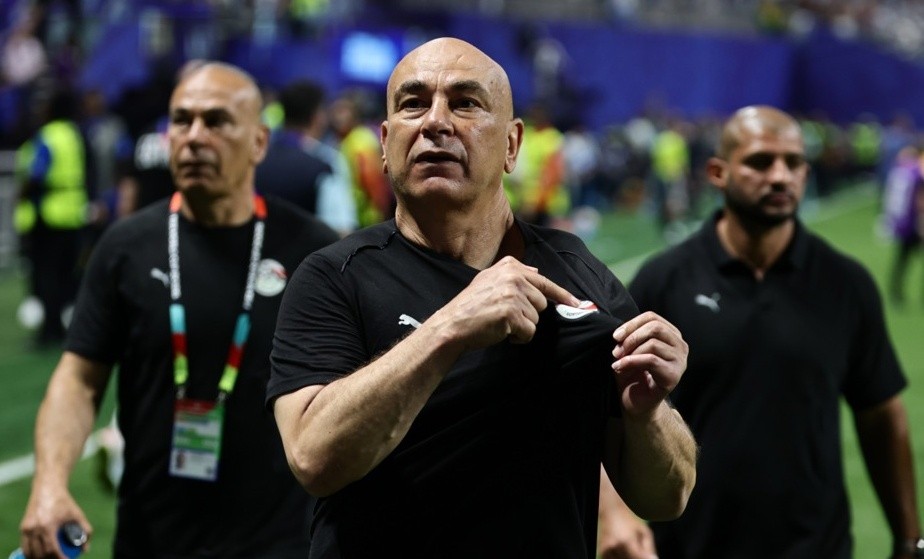 HLV Hossam Hassan chỉ trích trọng tài thiên vị Argentina. Ảnh: EPA.