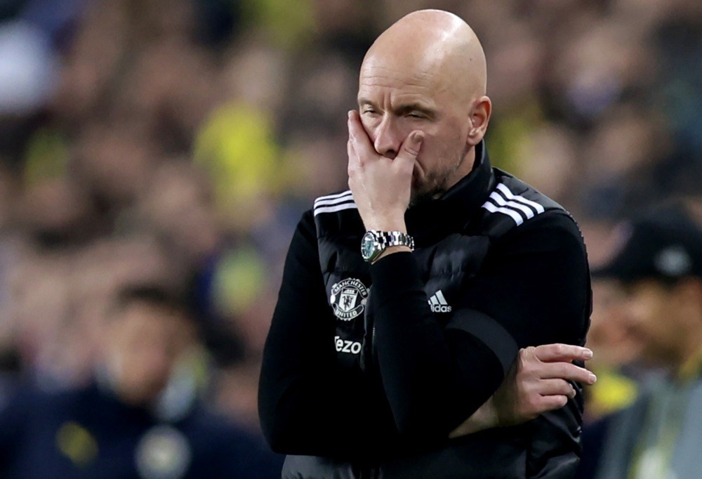 Ten Hag thất vọng vì những lời hứa lèo của ban lãnh đạo Man Utd. Ảnh: EPA/Erdem Sahin.