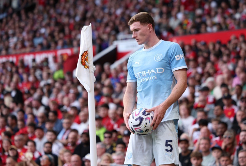Liệu Elliot Anderson có hối hận khi chọn Man City? Ảnh: EPA/Adam Vaughan.