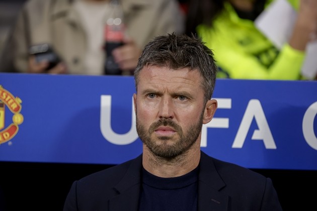 Michael Carrick đối mặt với nhiều áp lực trước cuộc đấu Como. Ảnh: EPA