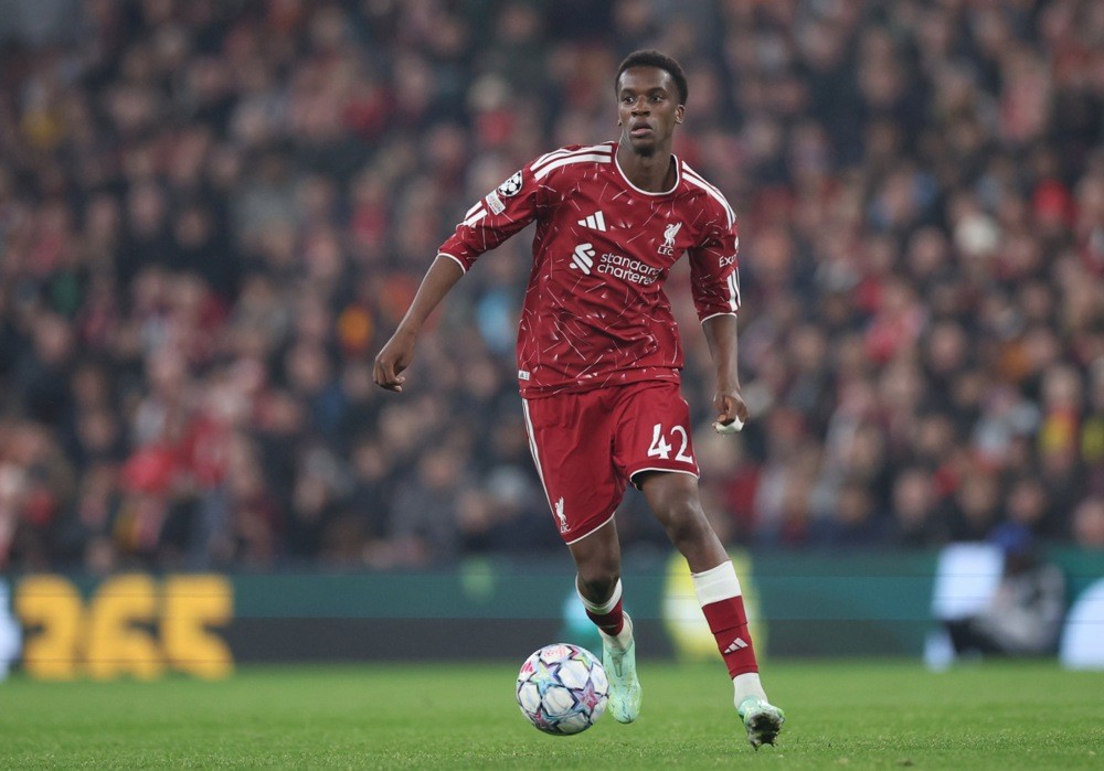 Trey Nyoni – 6,7. Tiền vệ trẻ giúp Liverpool duy trì nhịp độ luân chuyển bóng bằng những đường chuyền khá tốt. Tuy nhiên, anh gặp khó khăn trong việc chọn vị trí phòng ngự và thích ứng với cường độ trận đấu.