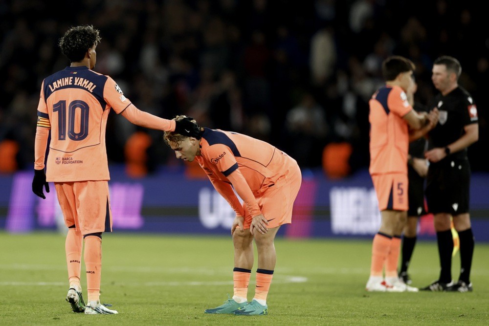 Barca vẫn chơi sòng phẳng với PSG dù cất nhiều trụ cột. Ảnh: EPA IMAGES. 