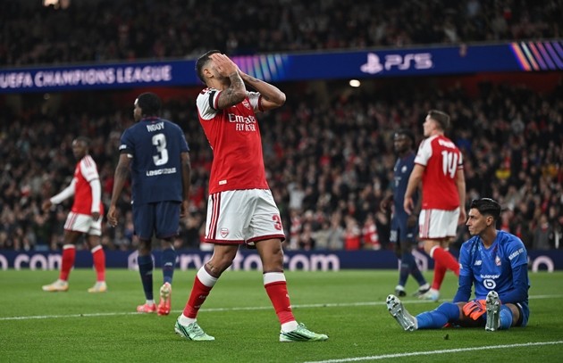 Arsenal gặp khó với những hàng phòng ngự lùi sâu. Ảnh: EPA/DANIEL HAMBURY