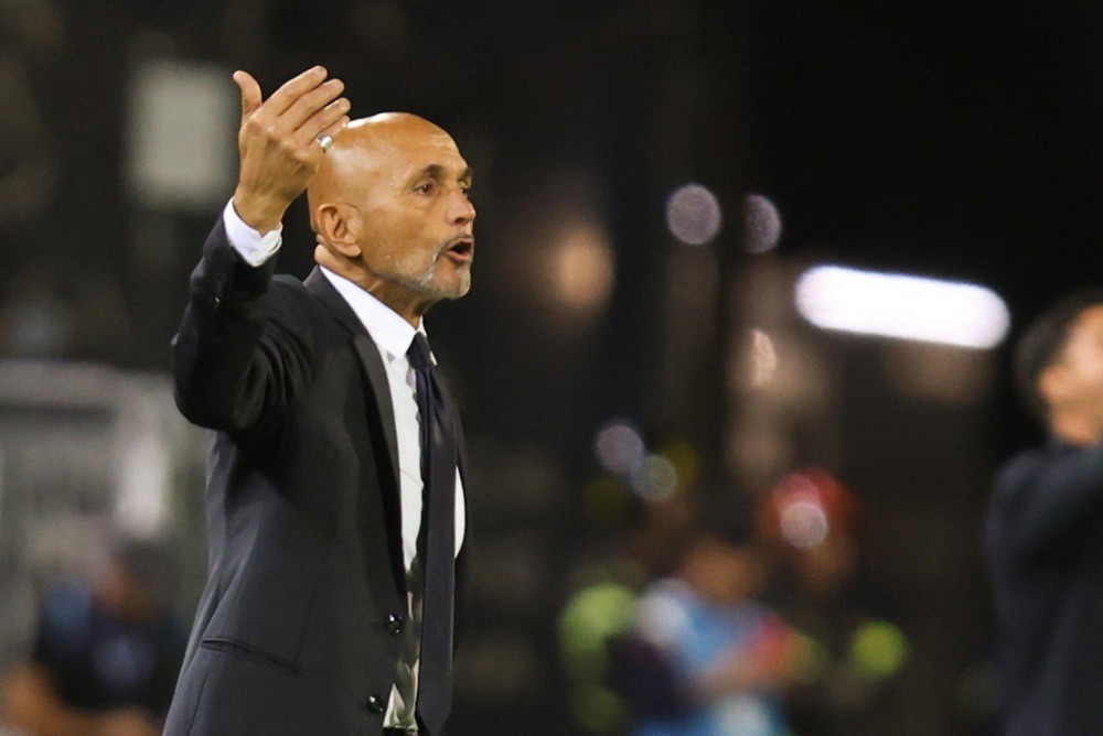 HLV Luciano Spalletti cùng các học trò đang có lợi thế sân nhà. Ảnh: EPA.
