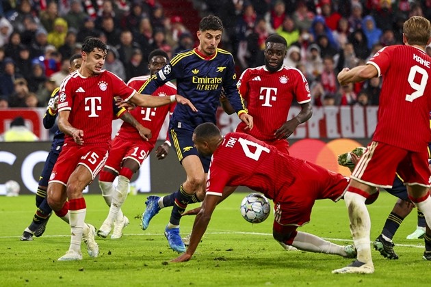 Arsenal quả cảm cầm hòa Bayern Munich trên đất Đức. Ảnh: EPA/ANNA SZILAGYI 