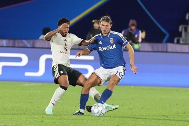 Manchester United hoàn toàn lép vế ở trận đấu với Como. Ảnh: EPA/ANTONIO SAIA