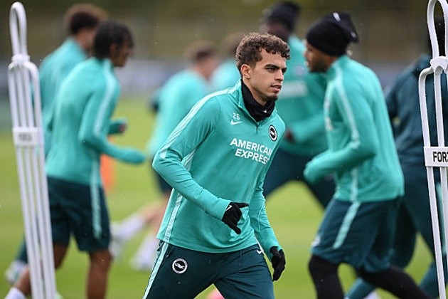 Ayari có phong độ ấn tượng trong màu áo Brighton. Ảnh: Mike Hewitt/Getty Images