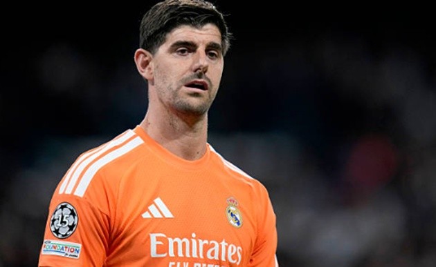 Thibaut Courtois - 7.6: Chơi tập trung và phản xạ xuất sắc với 5 pha cứu thua, nổi bật là hai tình huống từ chối bàn thắng của Romulo và Nkunku trong hiệp một để bảo toàn lợi thế cho đội nhà. (Ảnh: Cesar Cebolla / Pressinphoto / Icon Sport)