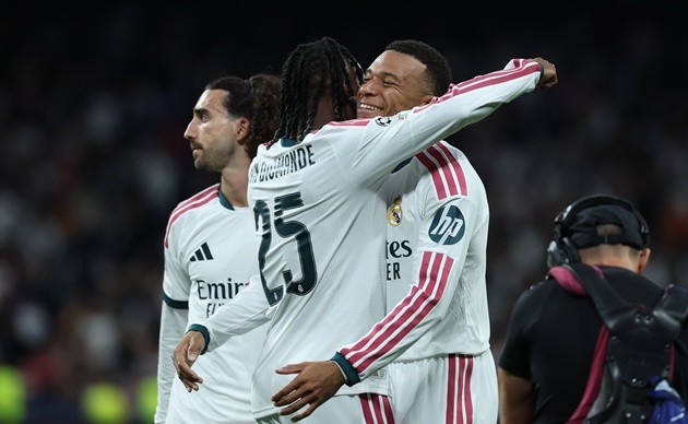 Kylian Mbappe - 8.2: Cầu thủ định đoạt trận đấu với 10 pha dứt điểm, kiến tạo bằng đầu cho Guler lập công trước khi tự mình vẽ nên đường cong tuyệt mỹ ấn định chiến thắng ở phút 83. (Ảnh: EPA Images)