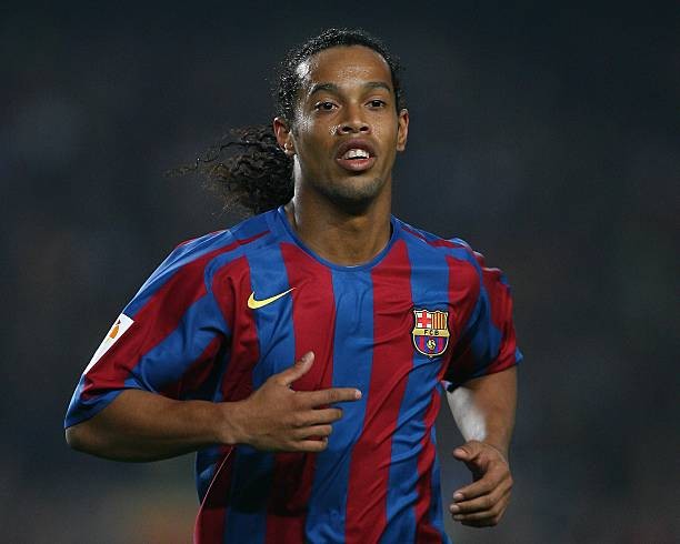 Barcelona chiêu mộ Ronaldinho và mở ra kỷ nguyên mới. Ảnh: liewig christian/Corbis/Getty Images