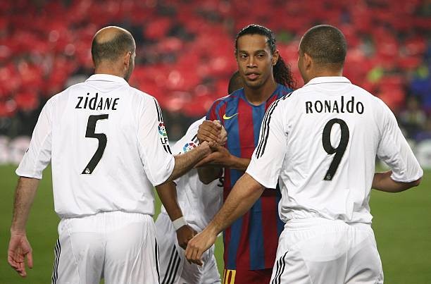 Real Madrid sở hữu dàn Galacticos nhưng bỏ lỡ Ronaldinho. Ảnh: liewig christian/Corbis/ Getty Images.