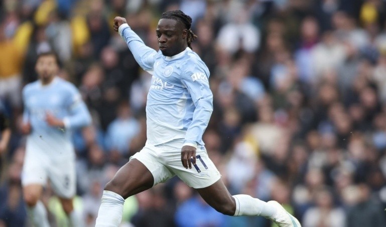 Jeremy Doku trong màu áo Man City. Ảnh: EPA.