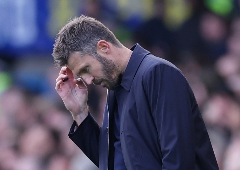Michael Carrick đối diện nguy cơ bị sa thải sau chuỗi kết quả bết bát. Ảnh: EPA/Adam Vaughan.