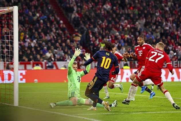Eberechi Eze mang đến giải pháp cho Arsenal. Ảnh: EPA/ANNA SZILAGYI
