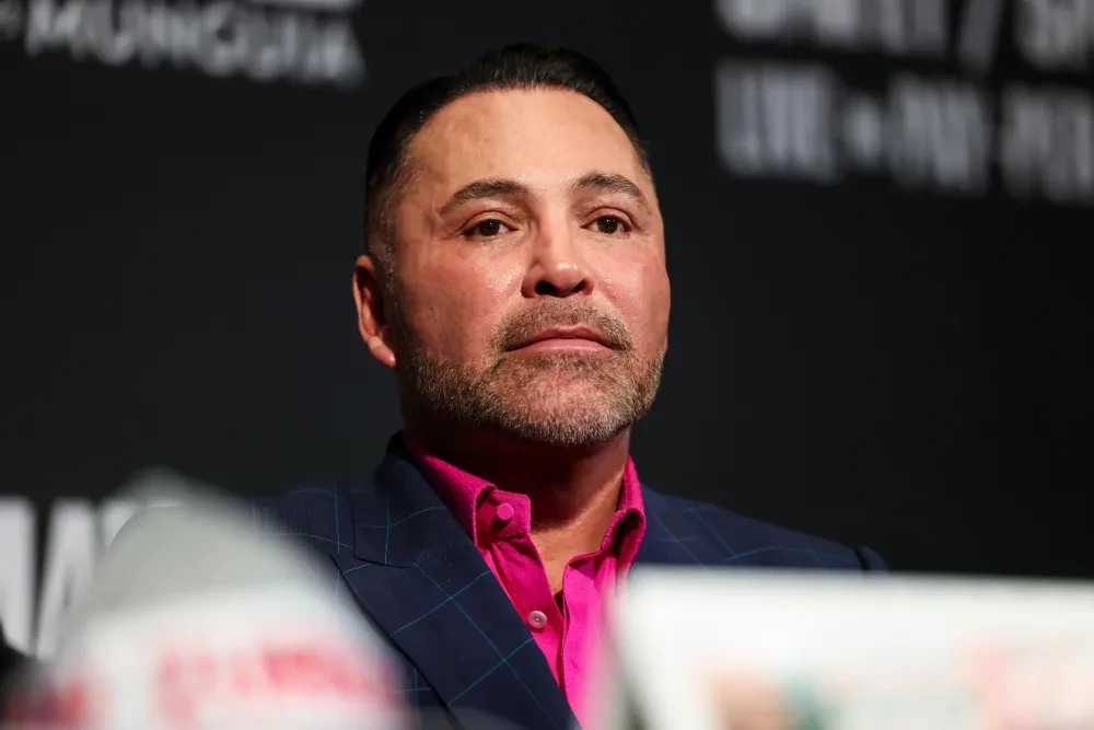 Oscar De La Hoya tại buổi họp báo