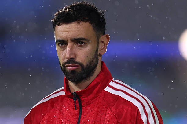 Bruno Fernandes mâu thuẫn với Michael Carrick. Ảnh: DeFodi Images/Getty Images