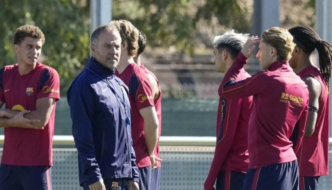 Barcelona của Hansi Flick được đánh giá cao trước Real. Ảnh: EPA.