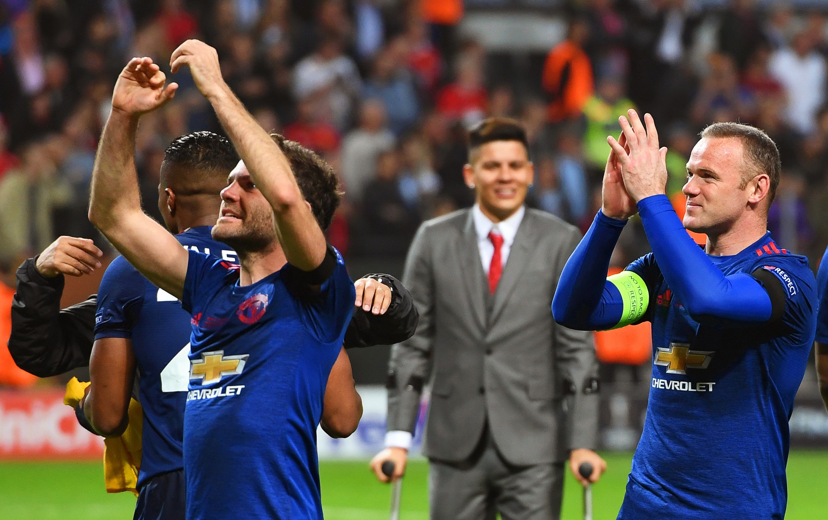 Sau khi Ronaldo ra đi Rooney gánh vác hàng công Manchester United. (Ảnh: EPA Images)