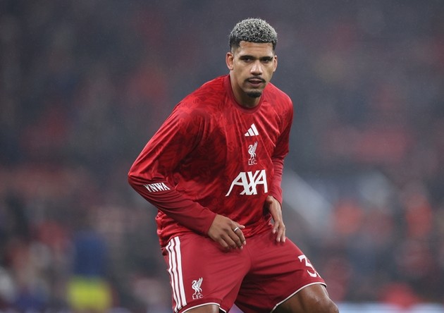 Ronald Araujo gây ấn tượng tại Liverpool. Ảnh: EPA/ADAM VAUGHAN